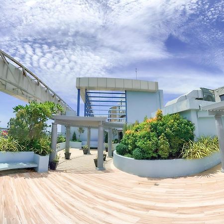 The Loop 2Br Fully Furnished Corner Unit W Balcony Lägenhet Cagayan de Oro Exteriör bild