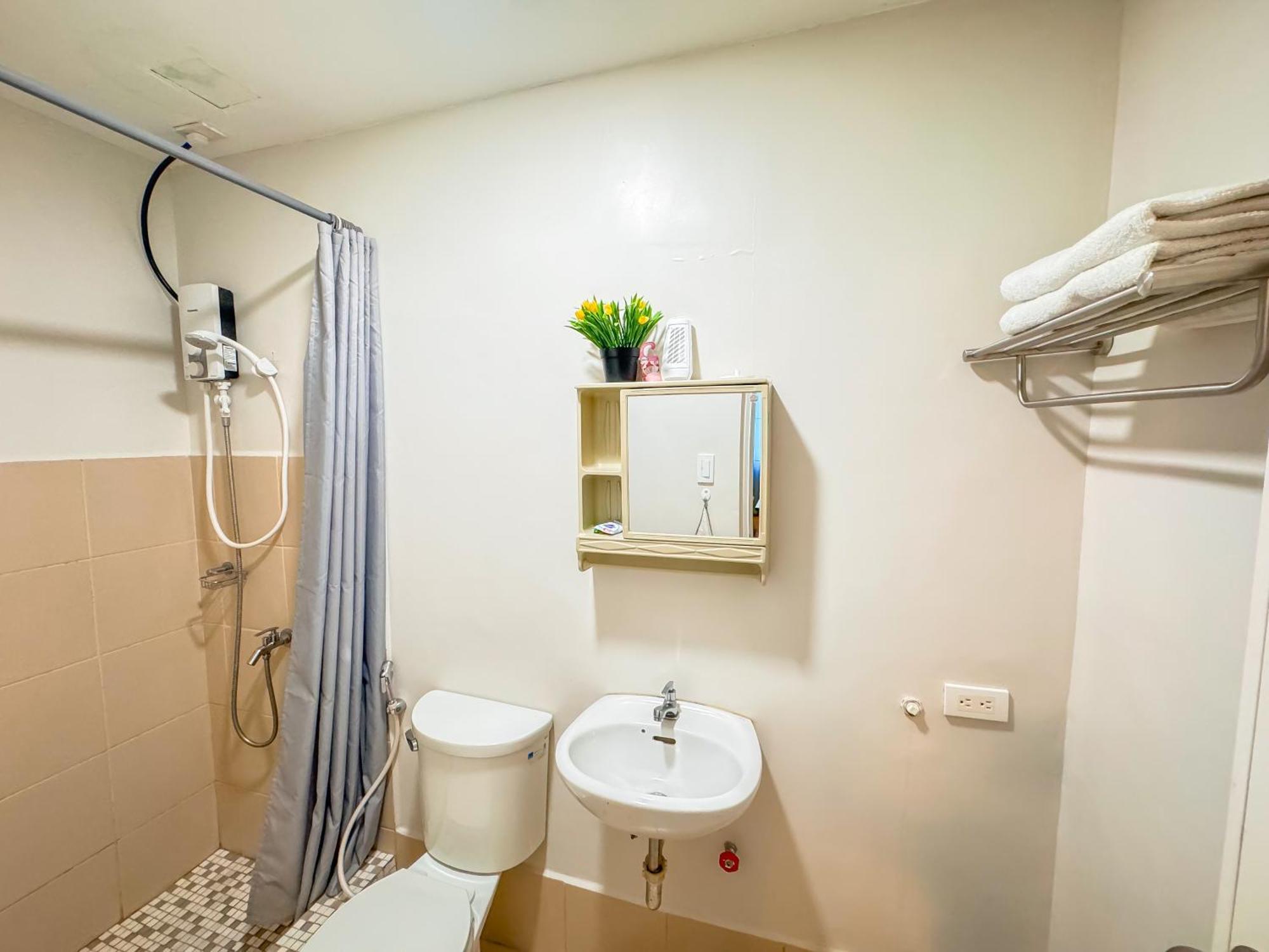 The Loop 2Br Fully Furnished Corner Unit W Balcony Lägenhet Cagayan de Oro Exteriör bild