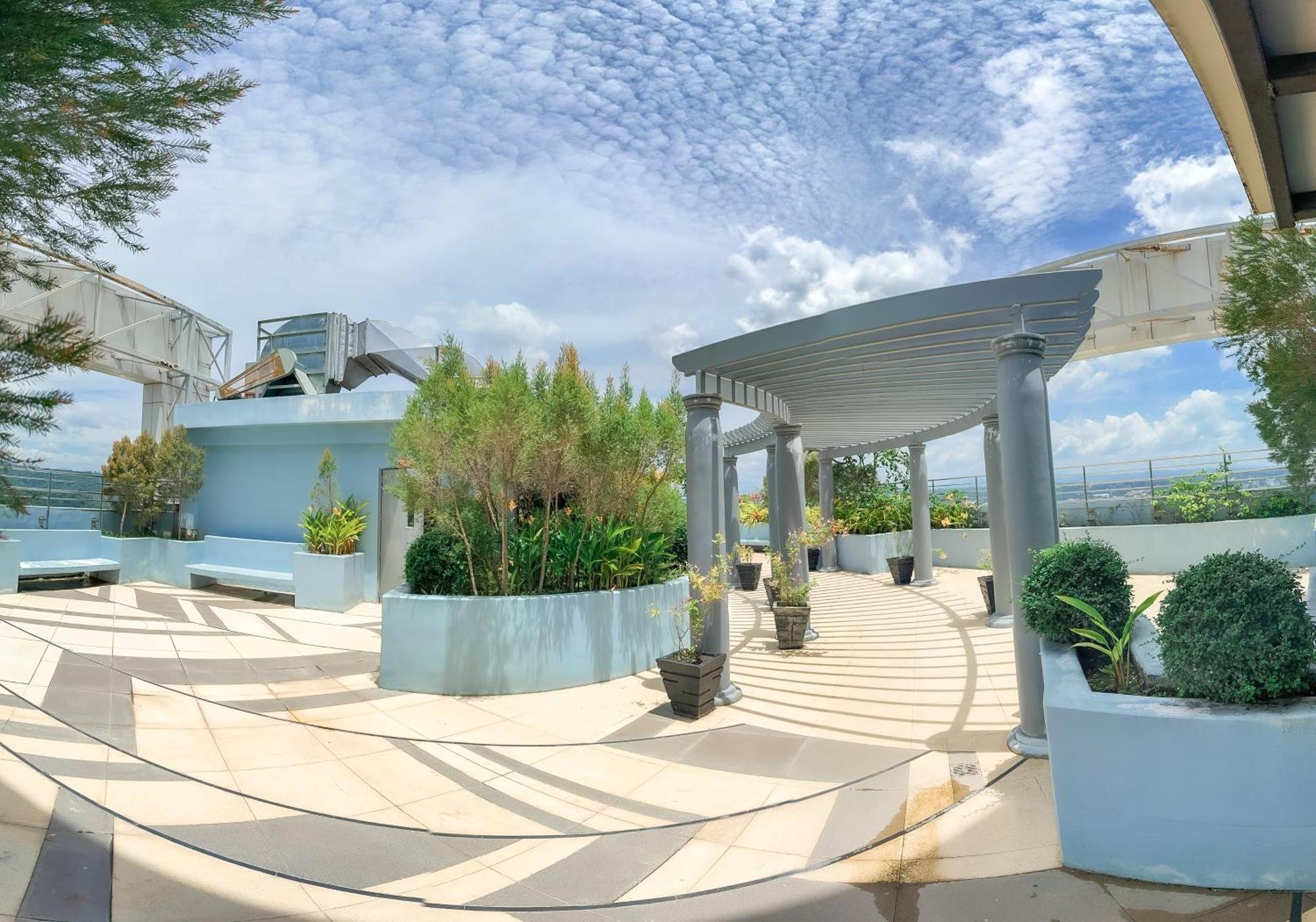 The Loop 2Br Fully Furnished Corner Unit W Balcony Lägenhet Cagayan de Oro Exteriör bild